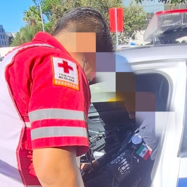 Trasladan a Policía Municipal a Hospital por Complicaciones Médicas en Zona Río de Tijuana